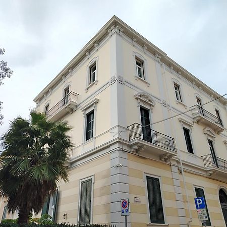 Palazzo Castellano Bed & Breakfast Lecce Ngoại thất bức ảnh